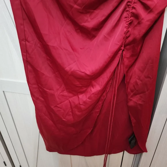 Elegant Red Ruched Skirt - Picture 5 of 10